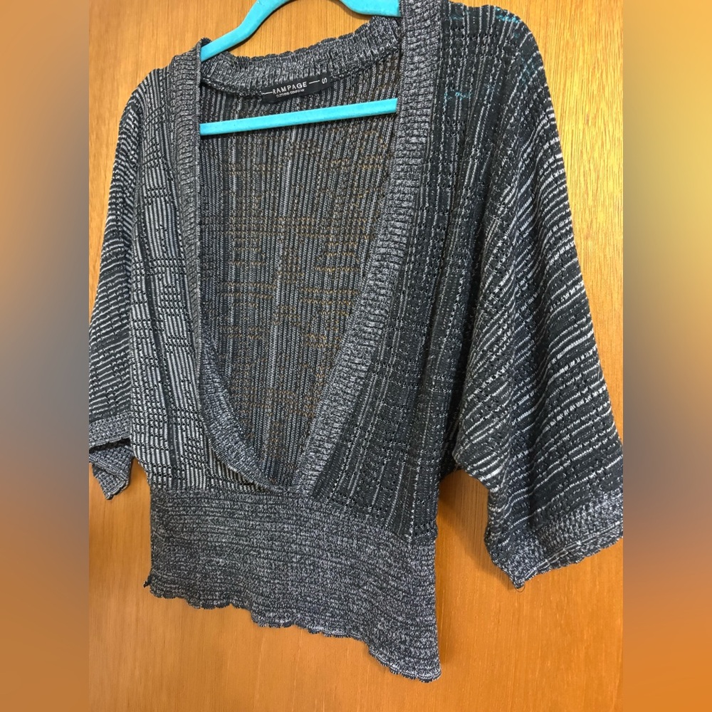 Rampage Black and Gray V-Neck Sweater! Size small